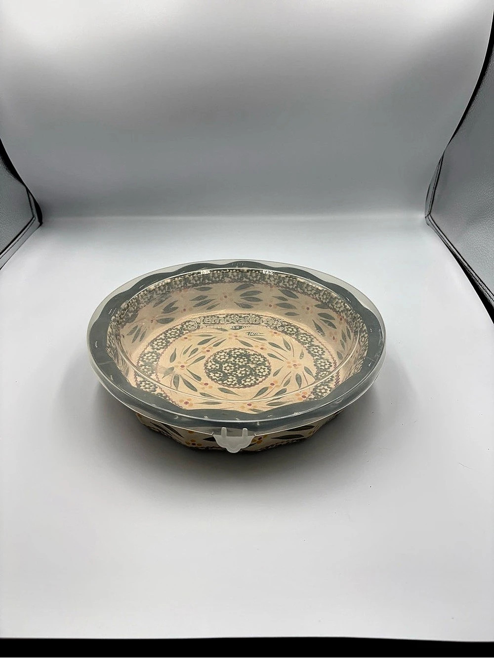 Vtg Temptations Old World Green Floral Ceramic 9” Pie Dish with Lid